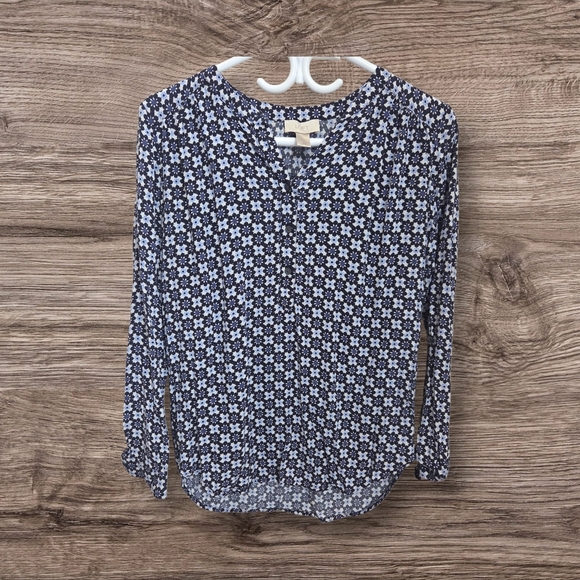 ⭐️LOFT Blue and White Fitted 3/4 Sleeve Blousesize XS - Picture 1 of 4